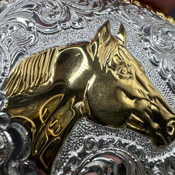 Crumrine Quarter Horse Gold Tone & Silver Plate USA Belt Buckle New w/ Box - Picture 7 of 12